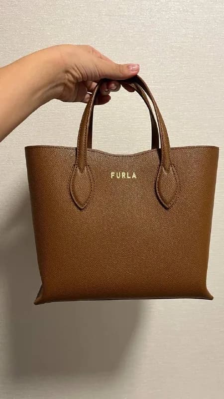 Furla, один выход, не прижилась в гардеробе, состояние новой, вкладыш и пыльник прилагается, зак — Тбилиси — 350 ₾