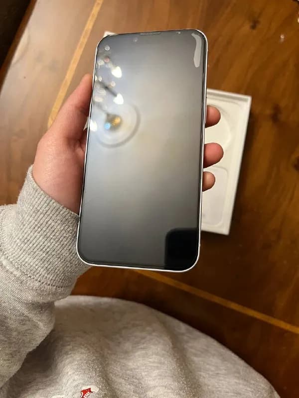 iPhone 14, 128gb, состояние идеальное — 2000 лари — Тбилиси — 2 000 ₾