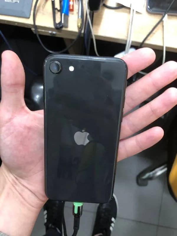 iPhone SE 2020 64gb — Тбилиси — 330 ₾