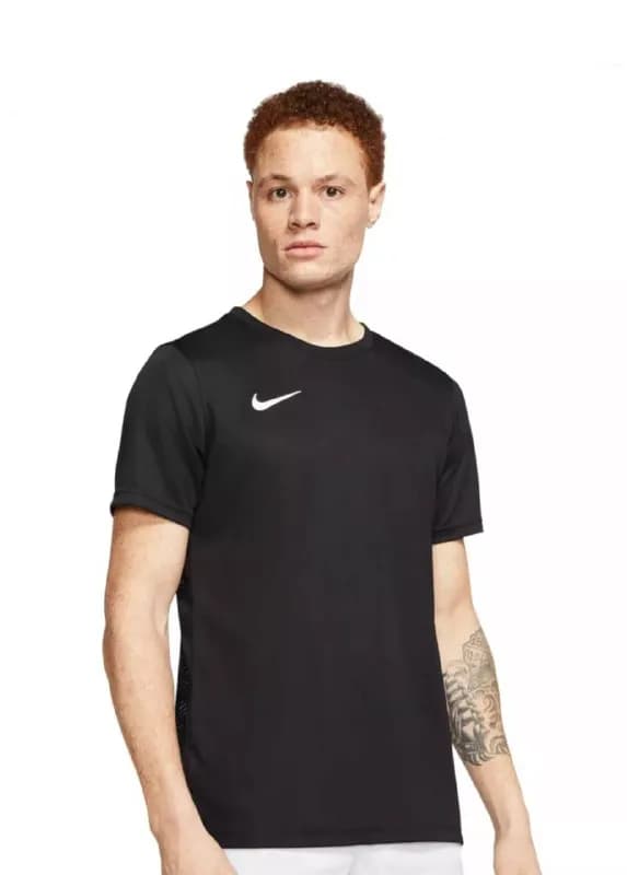 nike для тренировок. Новая, оригинал. Размер L, но скорее М, сидит в обтяг. 70 лари — Тбилиси — 70 ₾