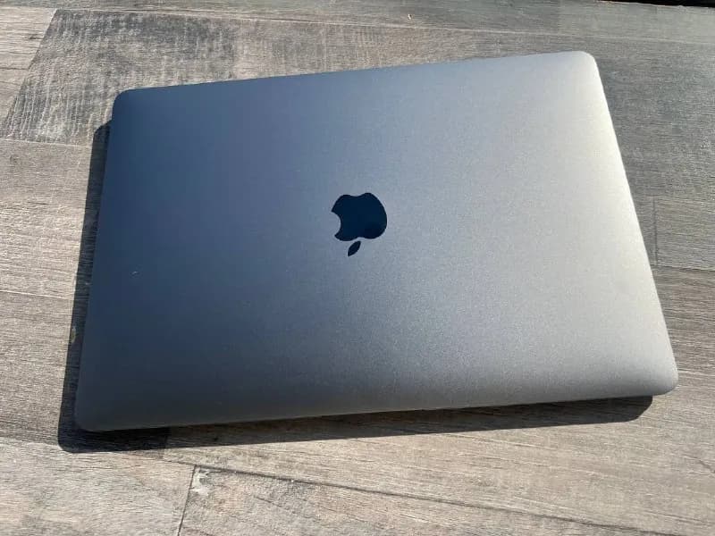 MacBook Air 2018 — Тбилиси — 1 300 ₾