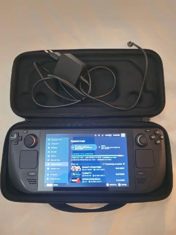 Steam Deck LCD 256gb + SD card 512gb. Состояние отличное. Чехол и зарядка в комплекте. — Батуми — 900 ₾