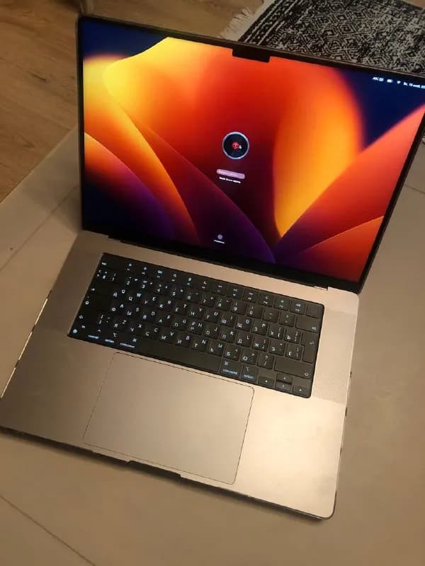 MacBook Pro 16. 7000ლ — Тбилиси