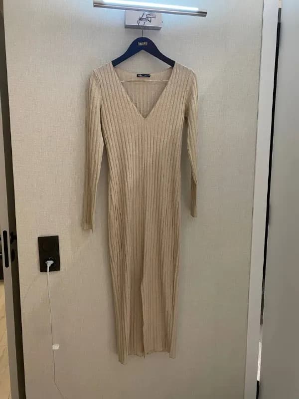 ZARA, размер L, но они маломерки, носила по одному разу, цена каждой по 60 лари. — Тбилиси — 60 ₾
