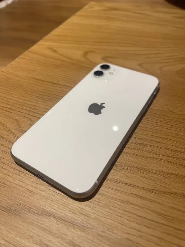 iPhone 11 64gb белый — Тбилиси — 800 ₾