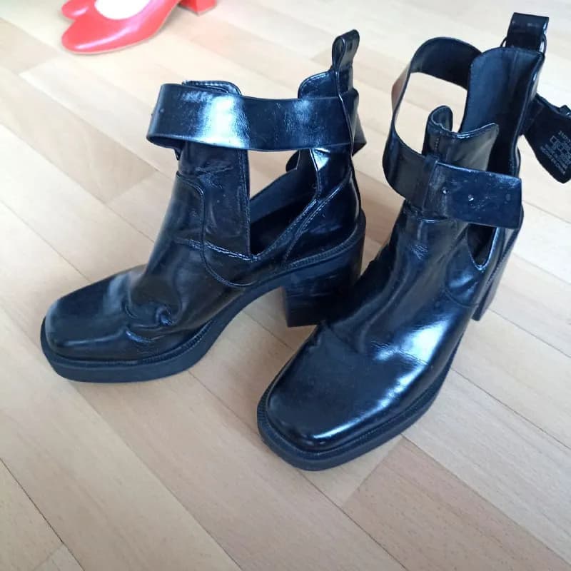 Zara размер 39 30 лари — Тбилиси — 3 930 ₾