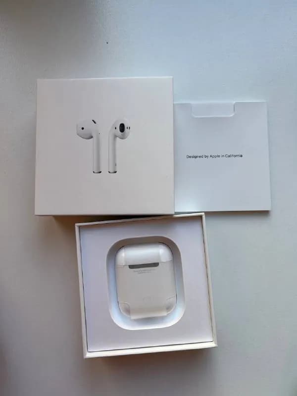 1. Apple AirPods 2 — 320 gel — Тбилиси — 320 ₾