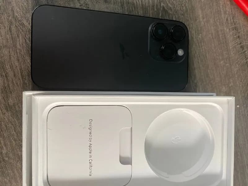 iPhone 14 Pro на 128 гб, все в наличии, + чехол и блок питания, отличное состояние, акк 100%, цена 3000, о — Тбилиси