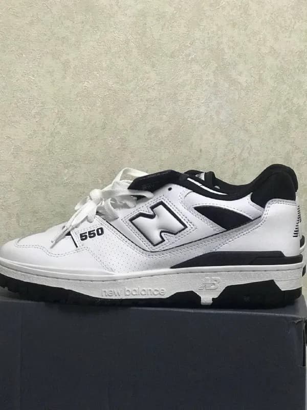 New Balance 550 размер 43 кроссовки не ношеные, цена 400 лар — Тбилиси — 400 ₾