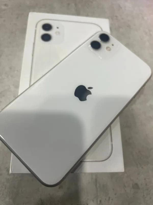 iPhone 11, 64 gb, 82% батарея. Состояние идеальное, без сколов и царапин -830 лар. За подробностям — Тбилиси — 830 ₾