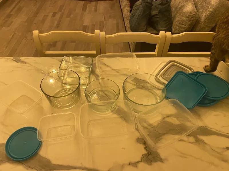 6 стеклянных и 5 пластмассовых) — Тбилиси — 20 ₾