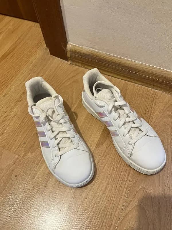 1. Продаются оригинальные кроссовки Adidas — Тбилиси — 50 ₾