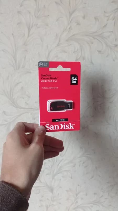 SanDisk Сruzer blade 64 gb. Цена 30 лари. — Тбилиси — 30 ₾