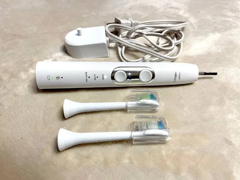 Philips Sonicare 6500 в отличном состоянии с 2 новыми насадками — Тбилиси — 200 ₾