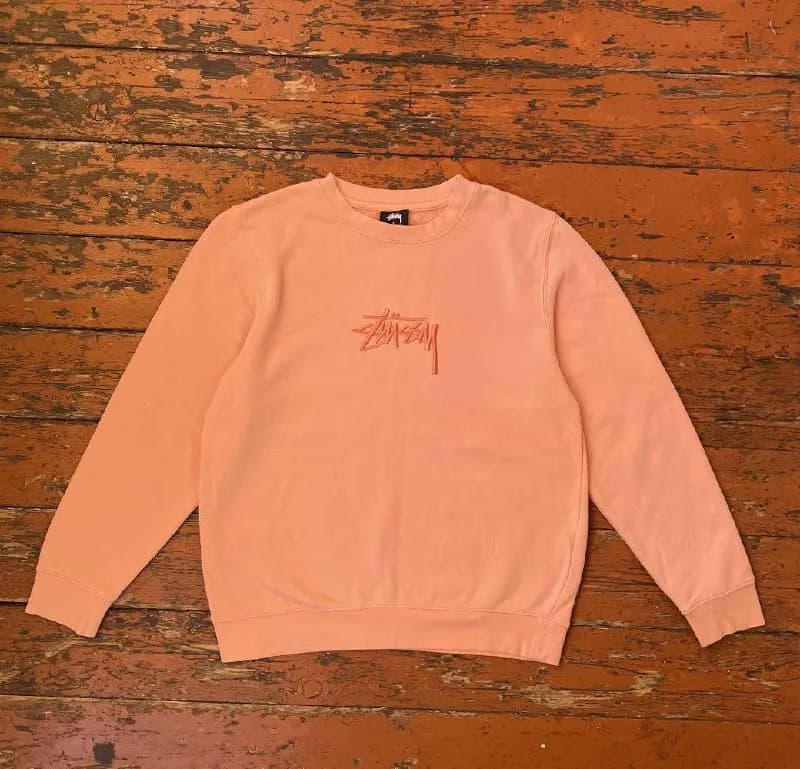 Stüssy бледно-розового цвета из мягкого смесового футера в 3 нитки с начесом с изнаночной стороны. П — Тбилиси — 180 ₾