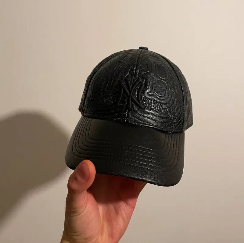 Кожаная кепка NEW YORK — Тбилиси — 39 ₾