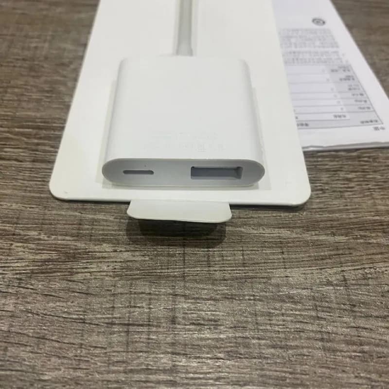 Lightning-USB для iPhone и iPad (Lightning to USB 3 Camera Adapter). Оригинал! Цена 40 лари. С его п — Тбилиси — 40 ₾