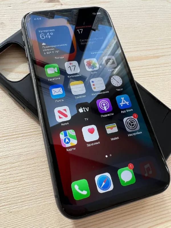 iPhone 11 Black 64GB, в идеальном состоянии, всегда в чехле и броне, не когда не ремонтировался и — Тбилиси — 850 ₾