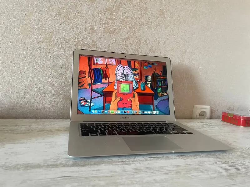 MacBook Air 2017 года. В идеальным состояние, без царапин и битых пикселей — Тбилиси — 370 $