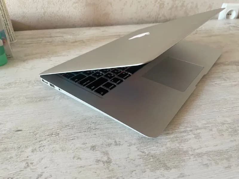MacBook Air 2017 — Тбилиси — 950 ₾
