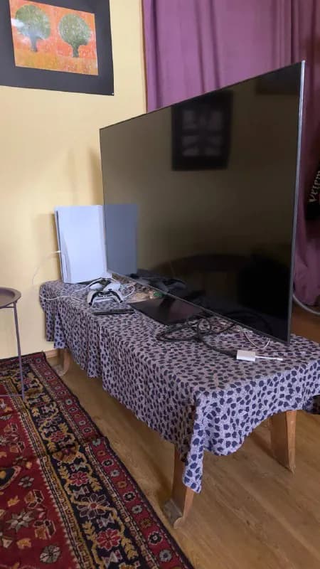 Samsung QE55Q70AAUX — Тбилиси — 2 500 ₾