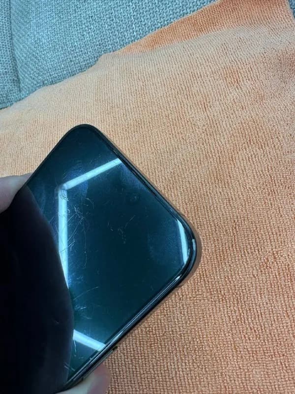 16 pro max eSIM 256 гб полный комплект телефон в отличном состоянии, есть моменты от чехла потертости — Батуми — 2 600 ₾