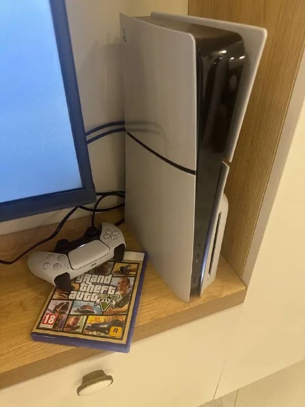 ps5 slim 1 tb — Батуми — 1 300 ₾