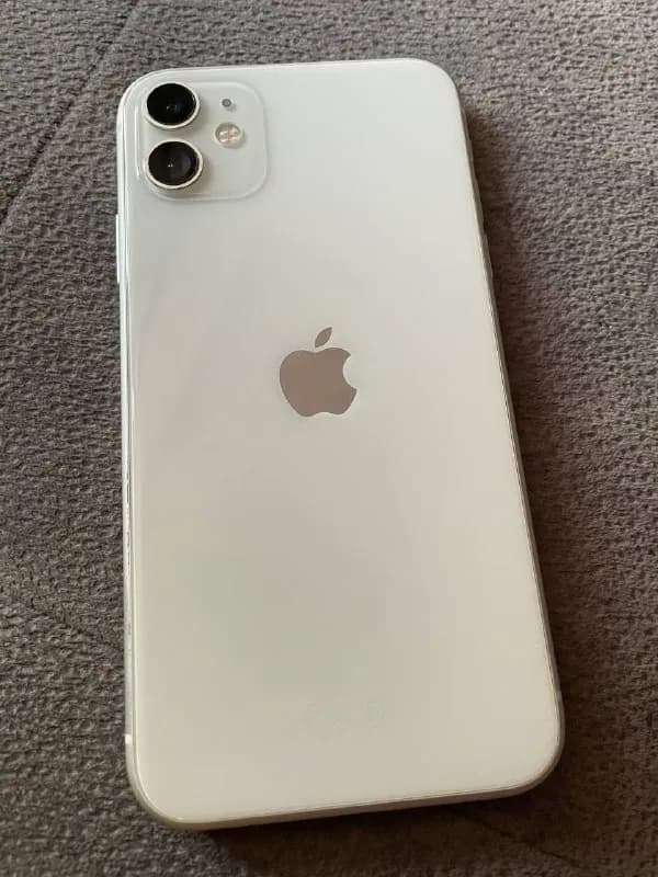 iPhone 11, 128 ГБ — Батуми — 300 ₾