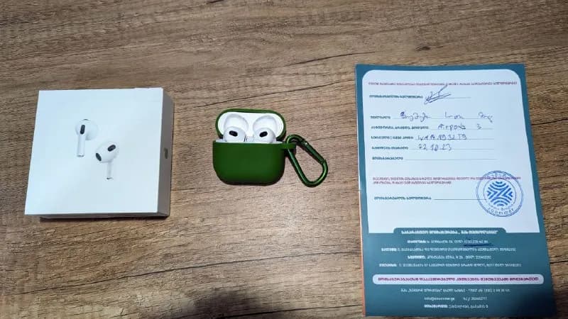 airpods 3 lighting без magsafe. Идеальное состояние, носились пару недель. Полный комплект + чехол + — Тбилиси — 400 ₾