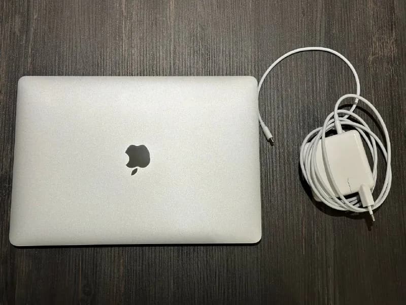 MacBook Pro 13.3 2017 года — Тбилиси — 1 300 ₾