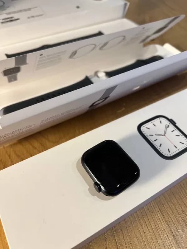 Apple Watch Series 7 41 mm синий ремешок / с коробкой / 500 GEL — Тбилиси — 500 ₾
