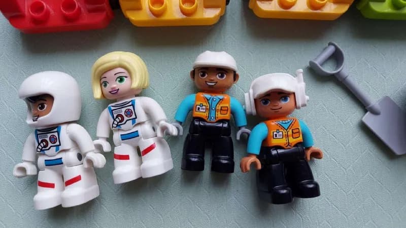 Lego Duplo) 200 лари. Наборы все в куче, все детали на месте, без коробок. Диди Дигоми или у любого — Тбилиси — 200 ₾
