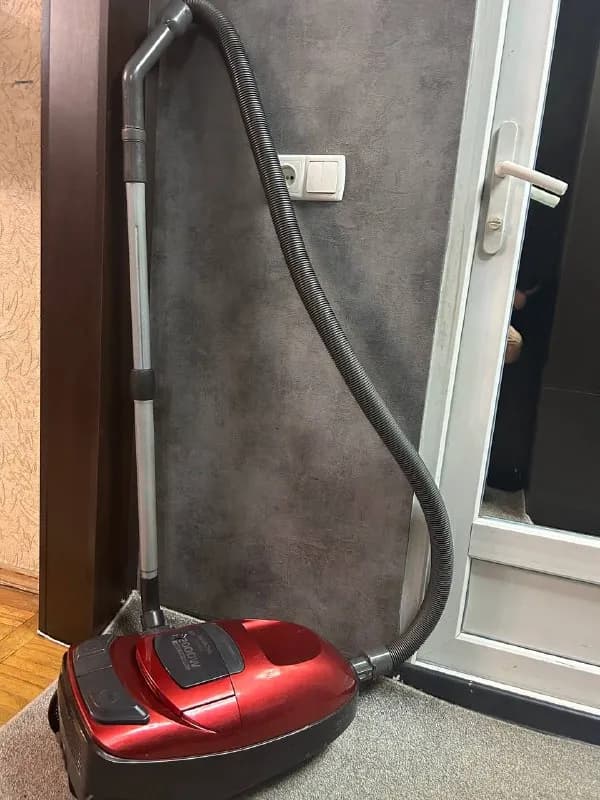 Hitachi, 2000 w. Цена 150 лар — Тбилиси — 150 ₾