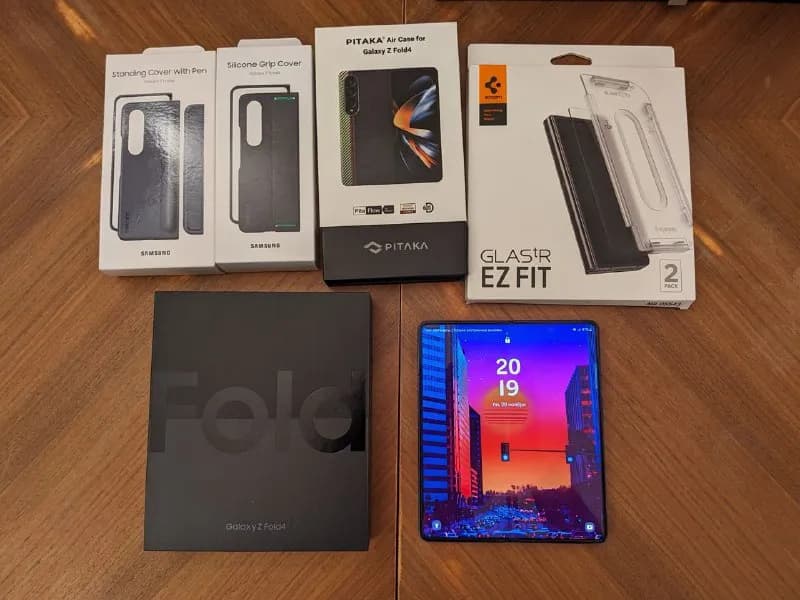 Samsung Galaxy Z Fold 4. Памяти 256, цвет темно-зеленый. Полный комплект + также отдам чехол со стил — Тбилиси — 2,200 ₾