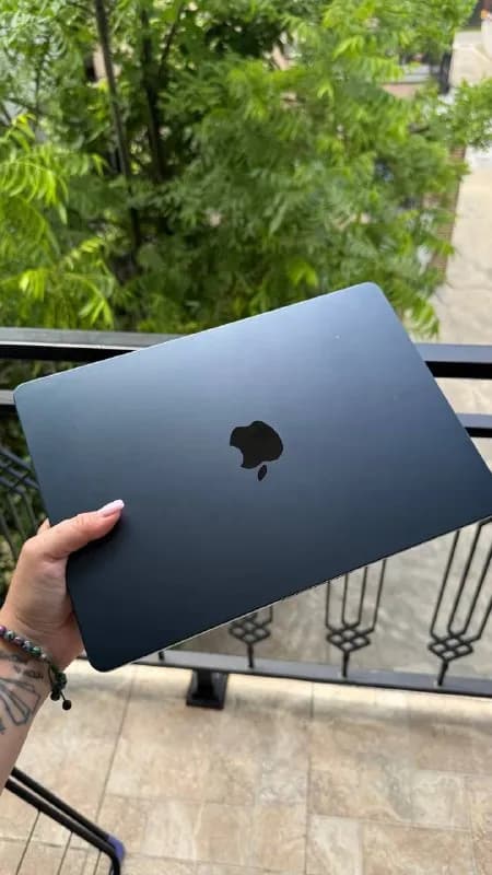 MacBook Air M2 | 8 GB RAM | 256 GB SSD — Батуми — 1900 ₾