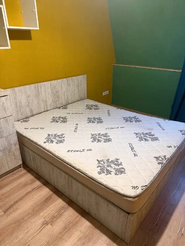 160 см ширина, с матрасом — Батуми — 300 ₾