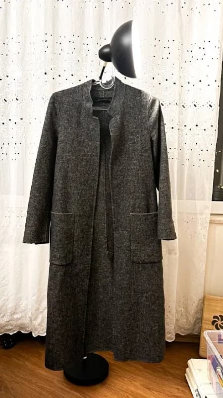 XS серое пальто zara (была лимитированная коллекция, стильный прямой крой — 100% wool) — 150 лари — Тбилиси — 150 ₾