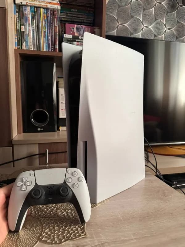 PlayStation 5, с одним джестиком. Все работает идеально! — Батуми — 250 $