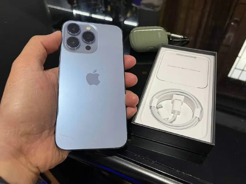 iPhone 13 Pro (1950л) и 13 Pro Max (2200л) — Тбилиси