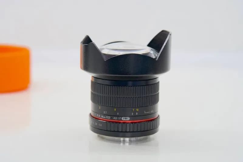 Samyang 14 mm f/2.8 (Canon EF) + Смарт-переходник на Sony E — Батуми — 350 ₾