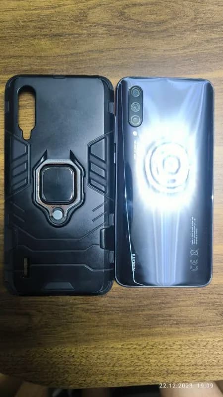 Xiaomi Mi 9 Lite (Mi CC9) в хорошем состоянии, но с проблемкой — Тбилиси — 300 ₾