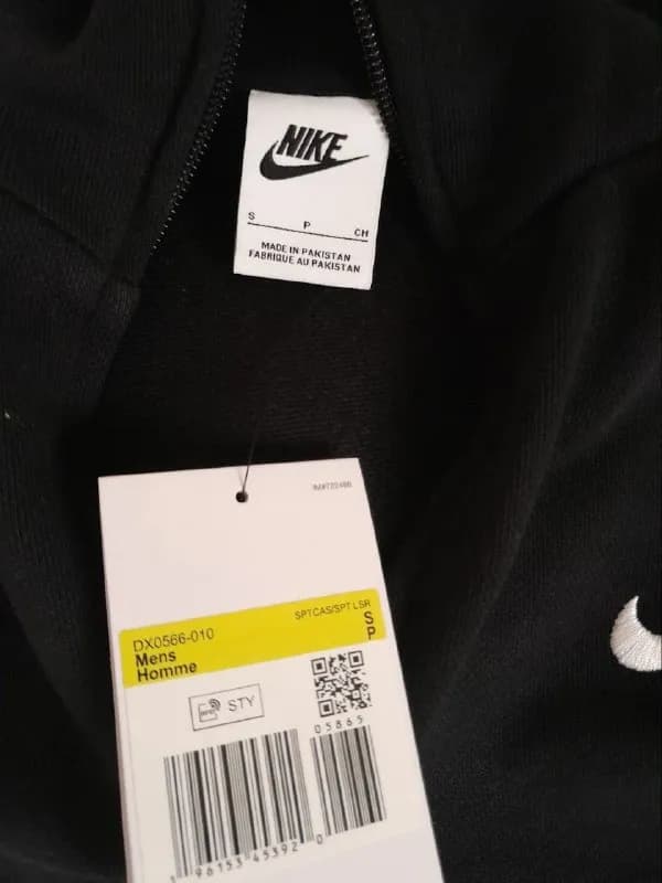 Nike, абсолютно новая ни разу не носилась, размер L — Тбилиси — 130 ₾