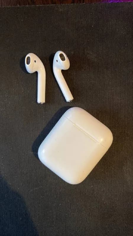 airpods 2. Правый наушник разряжается за 15 минут. — Тбилиси — 50 ₾