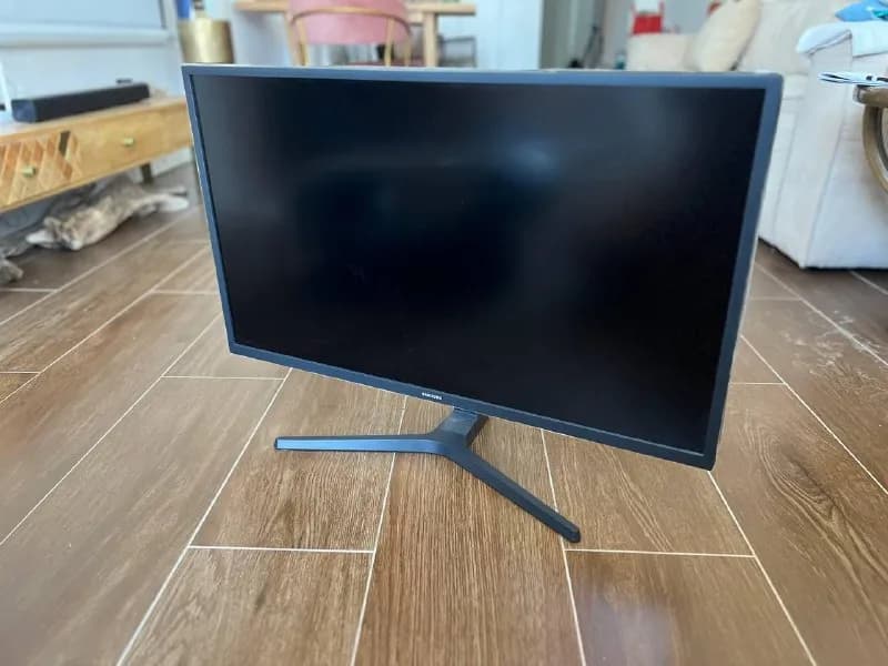 Samsung U32J590QI — 800 gel — Тбилиси — 800 ₾