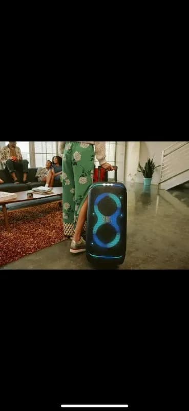 jbl partybox 320 есть потертости по корпусу в остальном отличном состоянии еще на гарантии. Цена 130 — Тбилиси — 1 300 ₾