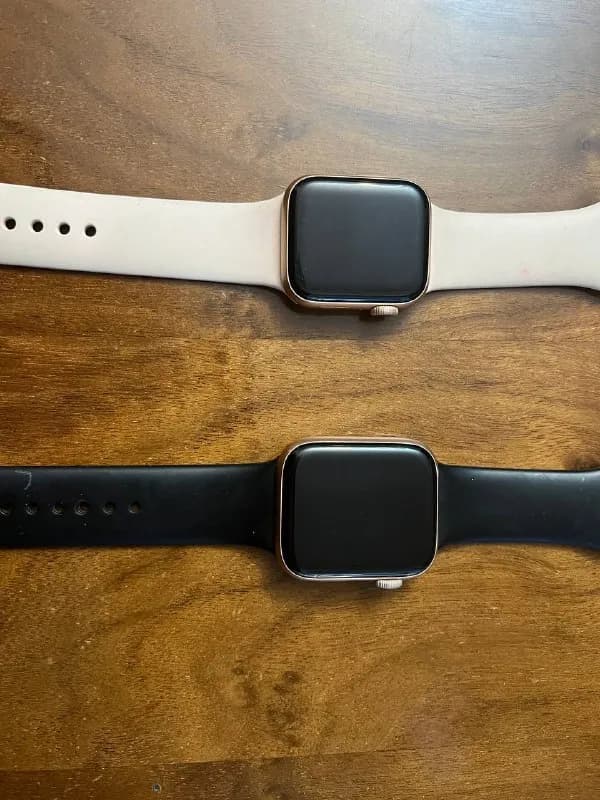 2 комплекта apple Warch 5 serii, 40 и 44 мм. Состояние очень хорошее у обоих. Батарея ни ниже 90%. Ц — Тбилиси — 430 ₾