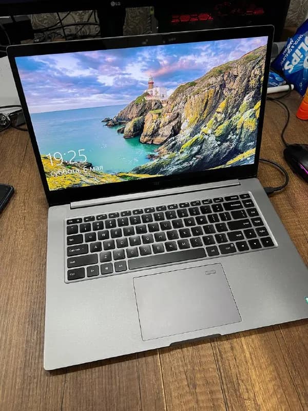 Xiaomi Mi Notebook PRO 15,6"i7 16 gb NVIDIA GeForce — Тбилиси — 550 $