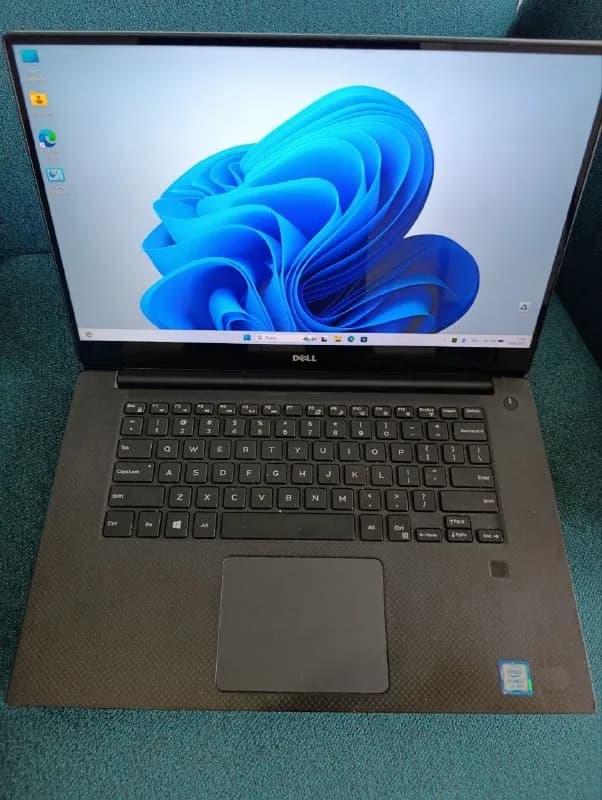 Dell Xps 15. Touchscreen. Процессор 4х ядерный i7, оперативная память 20 гб ddr4, дискретная видеока — Батуми — 1 100 ₾