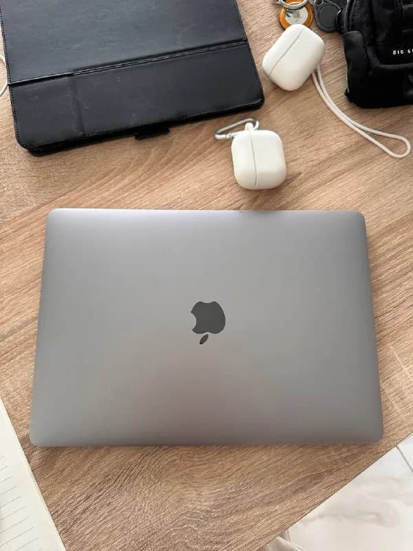 MacBook Pro 13 (2018 года) — Тбилиси — 300 $