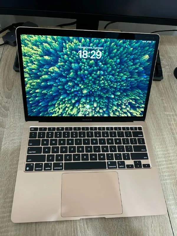 Macbook Air M1 late 2020 8GB, 106 циклов перезарядки — Тбилиси — 2 100 ₾